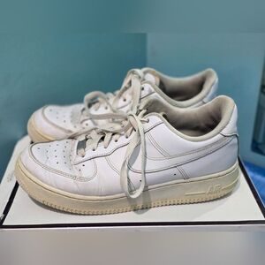 White Nike Air Sneakers